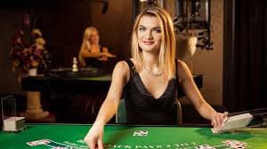 live baccarat ဂိမ်း card ဖြင့် ကစားနေမှု